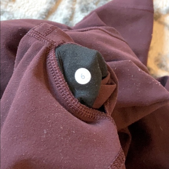 Lululemon Leggings with mesh detail - Picture 6 of 6